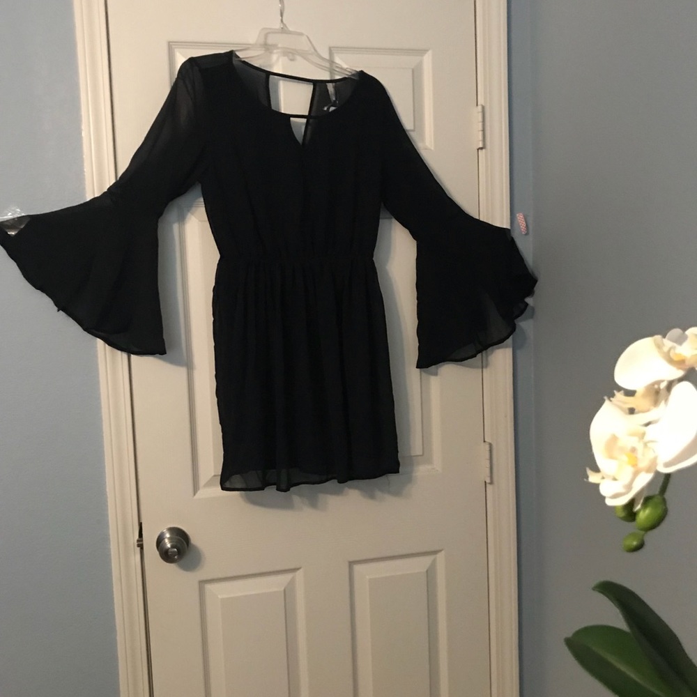 Dress - Picture 3 of 3